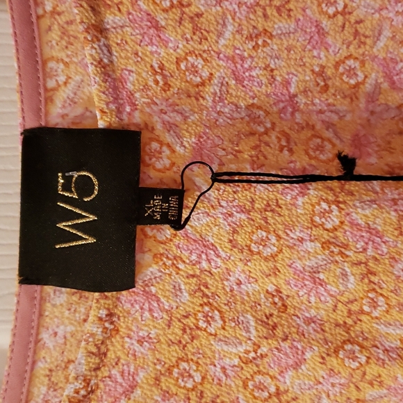 NWT! Floral Peplum Shirt - Picture 2 of 4